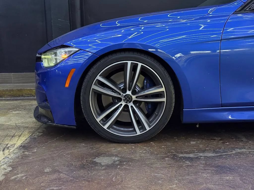 Used 2017 BMW 340i Sedan w/ Technology Package RWD image 9