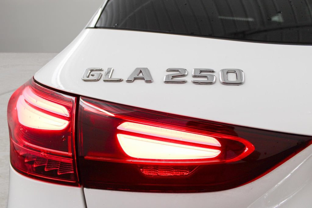 Used 2025 Mercedes-Benz GLA 250 4MATIC image 31