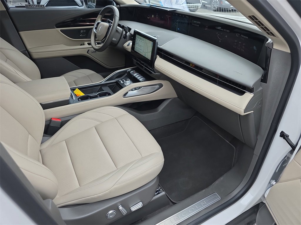 Used 2025 Lincoln Nautilus Premier w/ Equipment Group 102A image 38