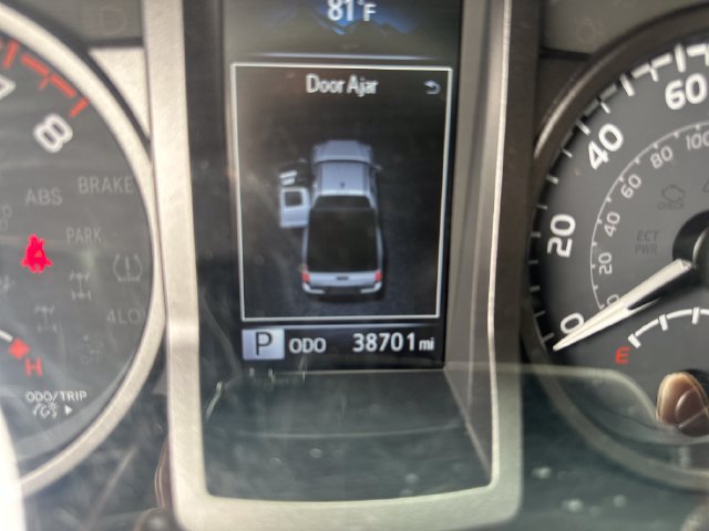 Used 2022 Toyota Tacoma TRD Off-Road AWD/4WD image 16