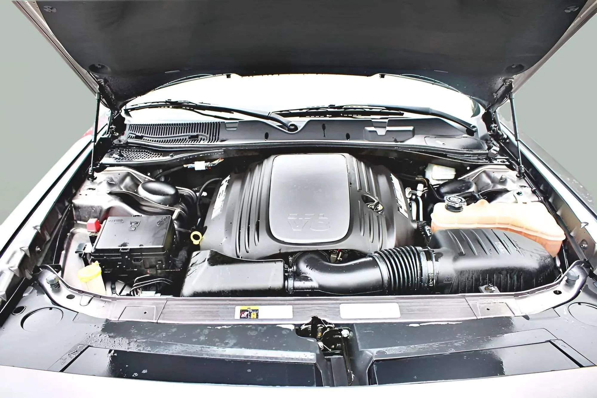 Used 2015 Dodge Challenger R/T Plus image 23