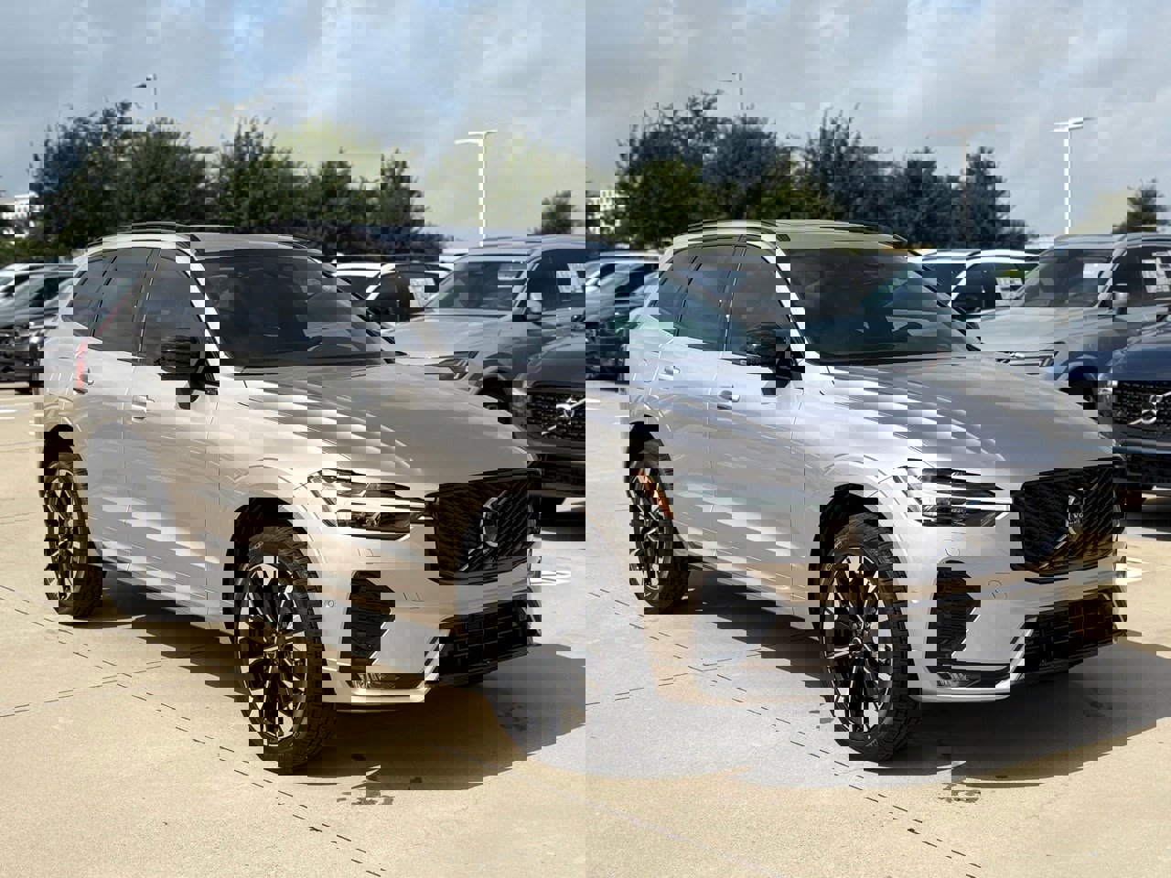 New 2026 Volvo XC60 B5 Plus w/ Protection Package Premier image 3