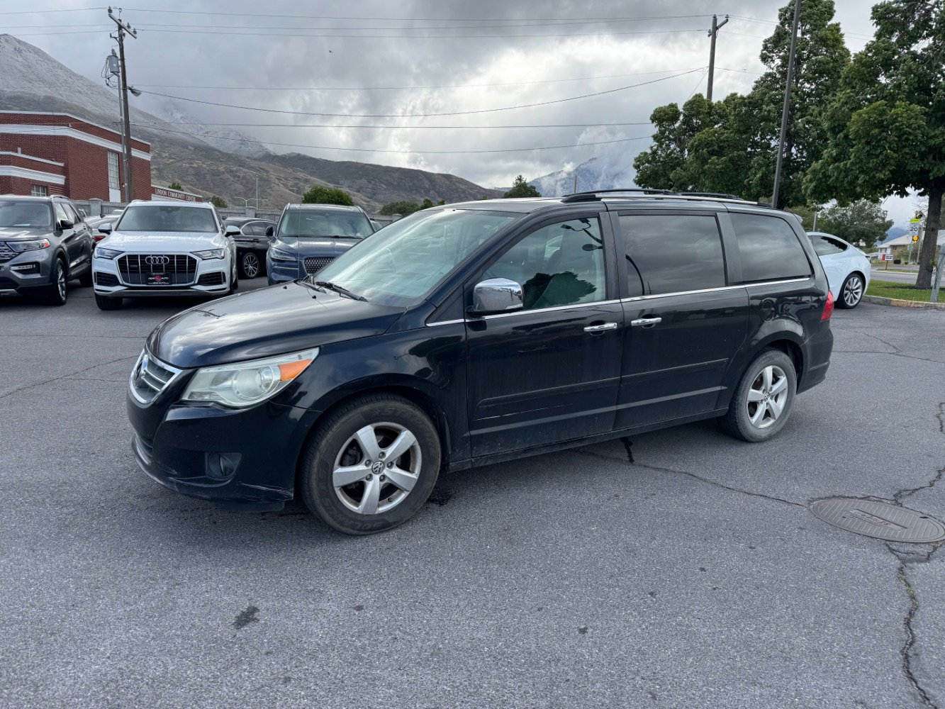 Used 2010 Volkswagen Routan SEL Premium