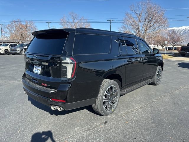 New 2026 Chevrolet Suburban RST w/ Comfort Package AWD/4WD image 7