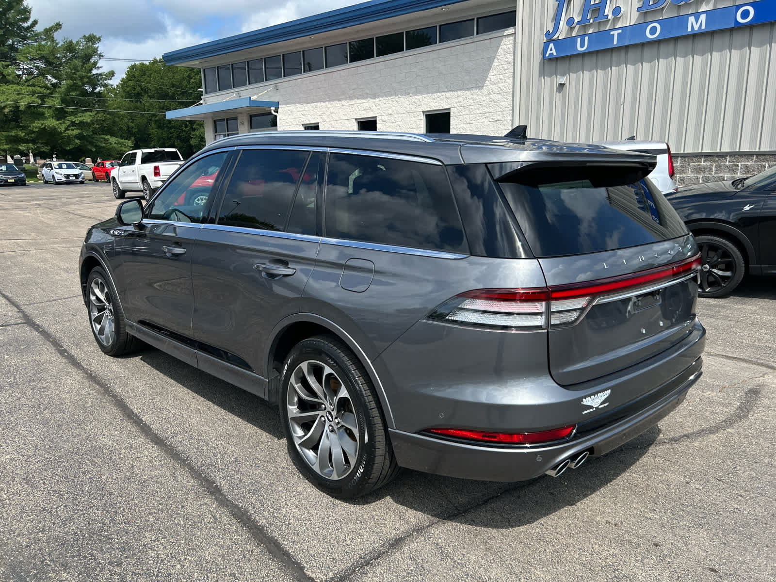Used 2022 Lincoln Aviator Grand Touring w/ Equipment Group 301A AWD/4WD image 7
