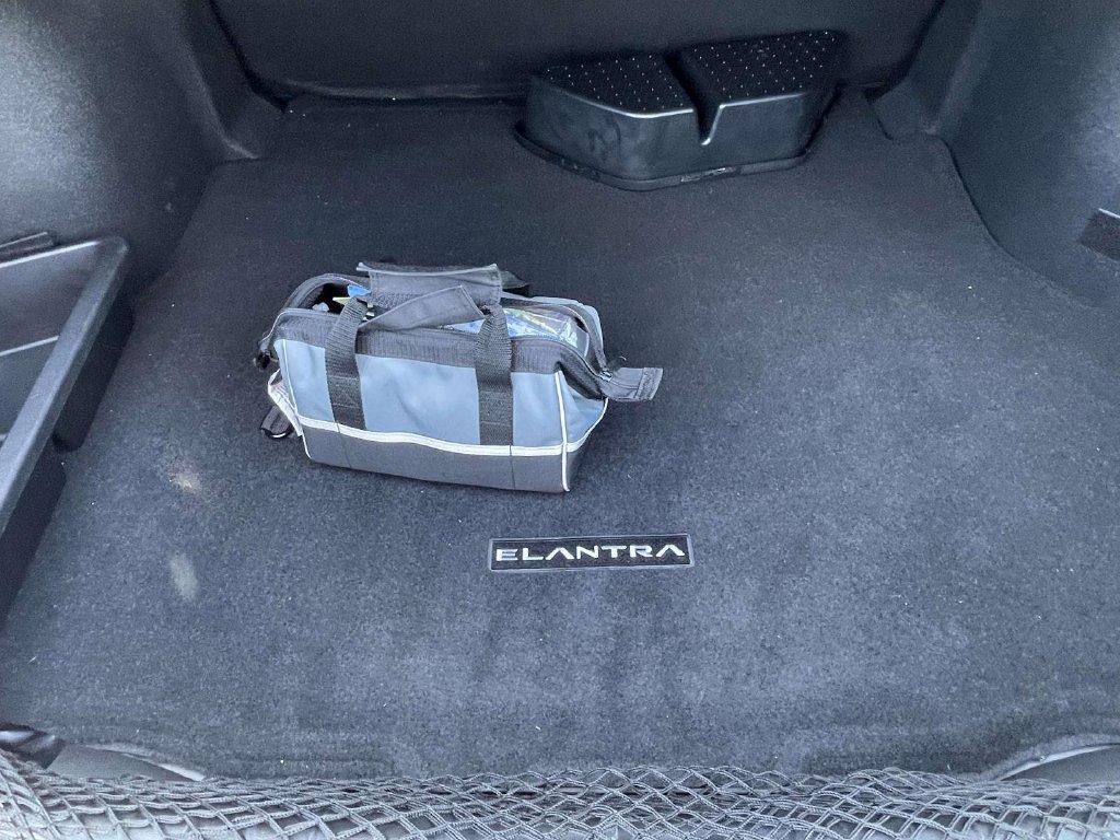 Used 2025 Hyundai Elantra Sport FWD image 12