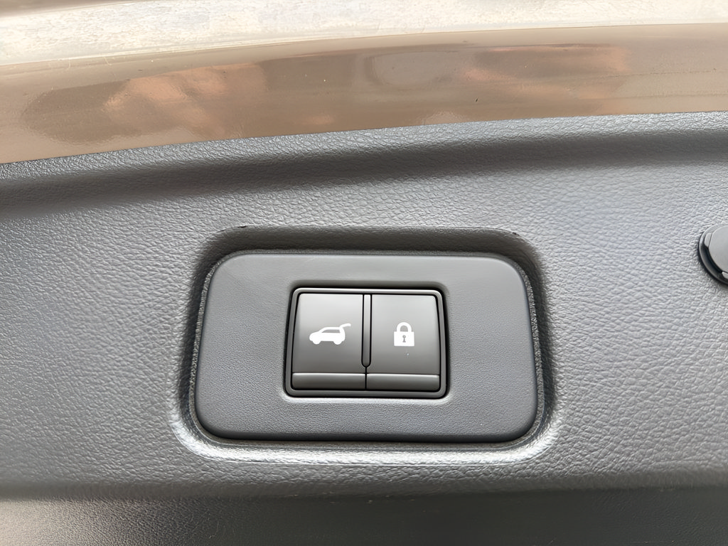 Certified 2023 Nissan Pathfinder Platinum w/ Cargo Package AWD/4WD image 13