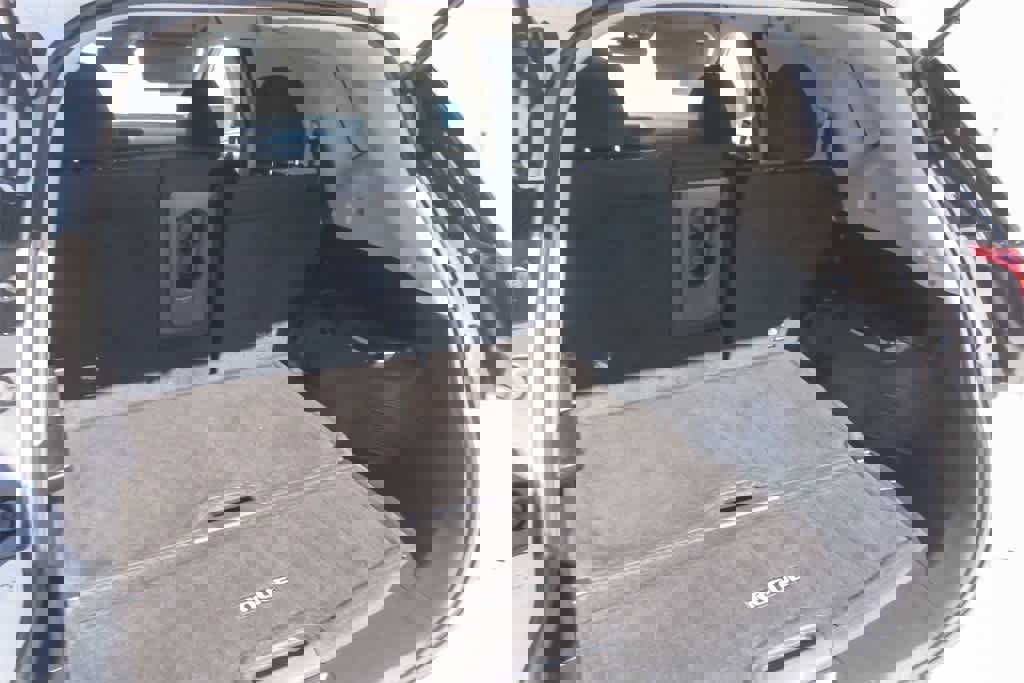 Used 2020 Nissan Rogue SV w/ Premium Package image 23