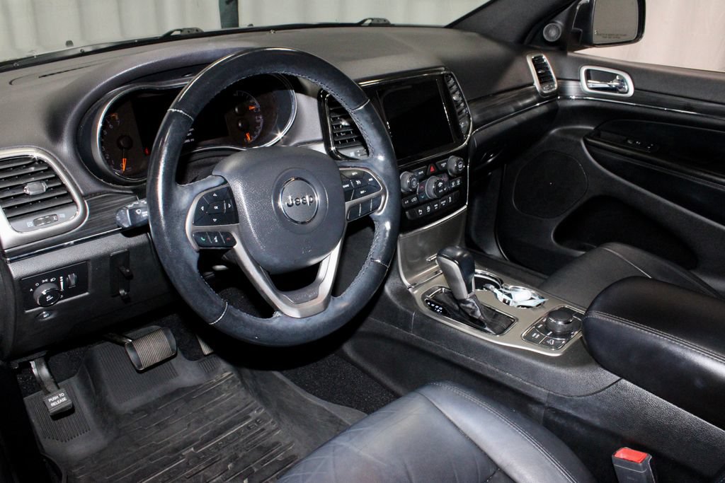 Used 2021 Jeep Grand Cherokee Limited AWD/4WD image 25