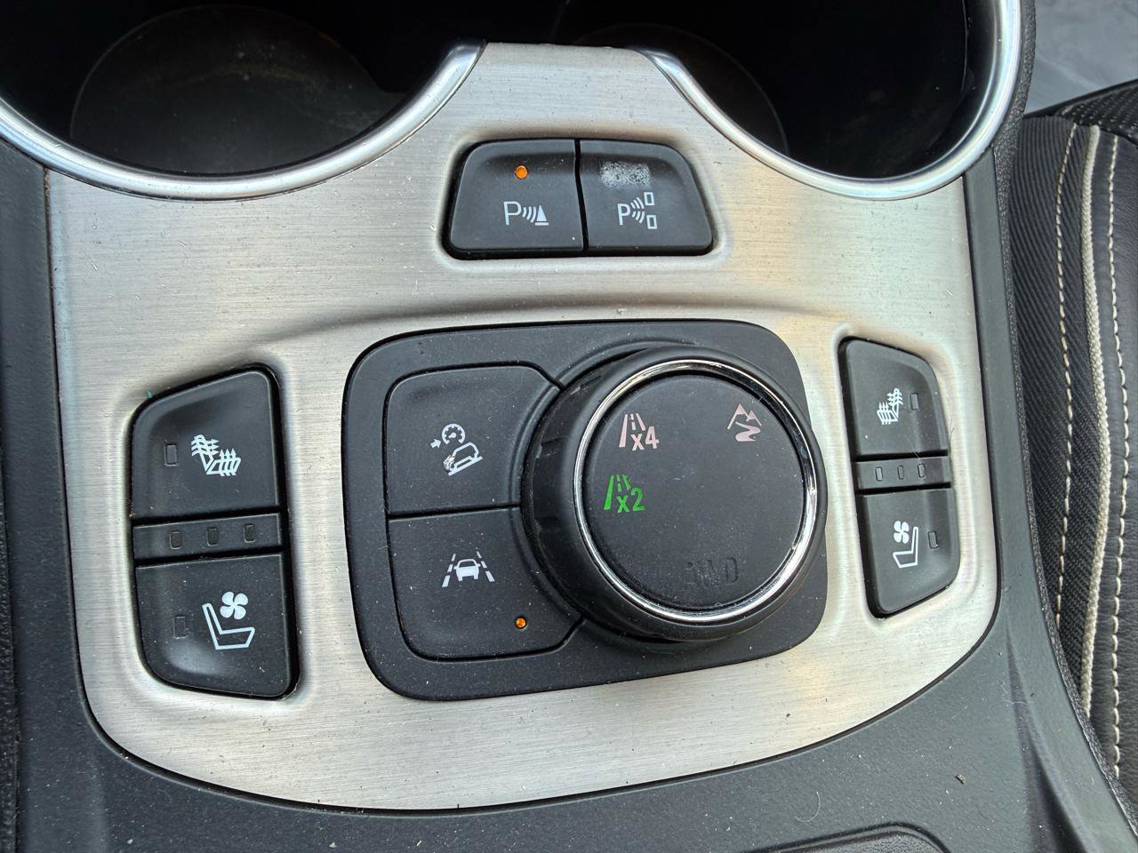 Used 2018 GMC Terrain Denali w/ Advanced Safety Package image 11