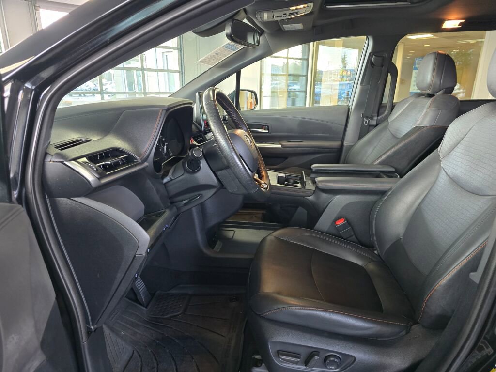 Used 2021 Toyota Sienna XSE image 21