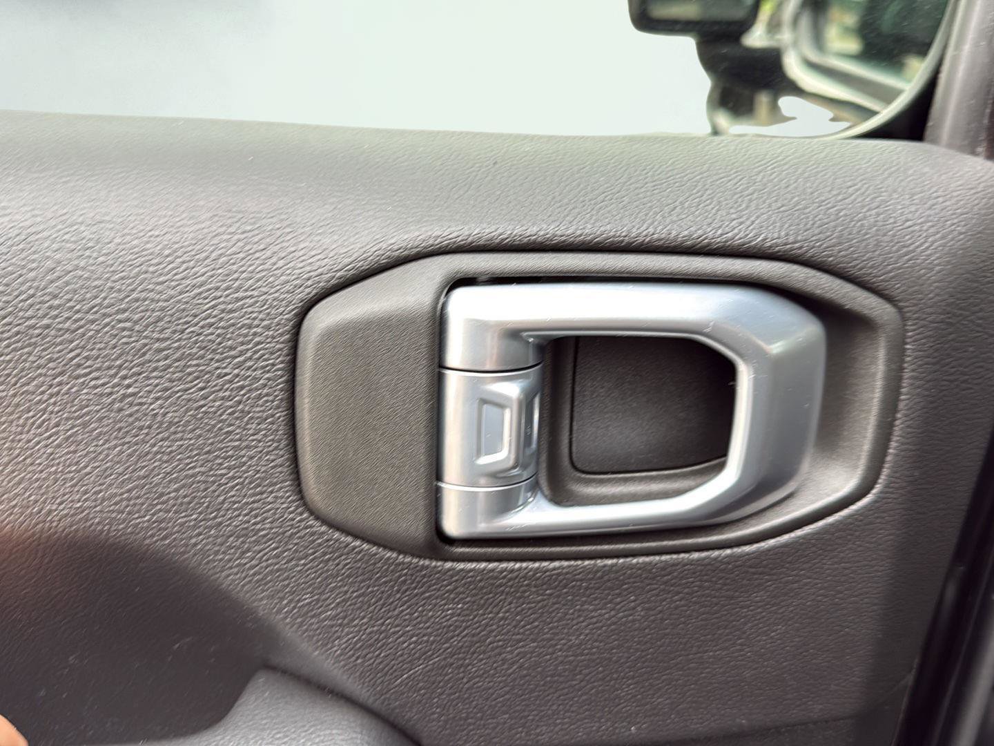 Used 2021 Jeep Wrangler Unlimited Sahara w/ Cold Weather Group image 21