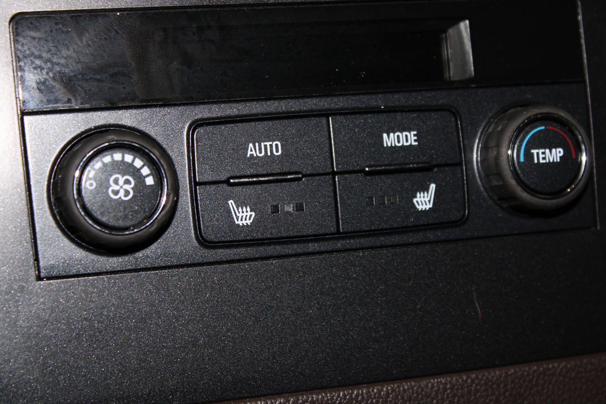 Used 2018 GMC Yukon Denali image 18