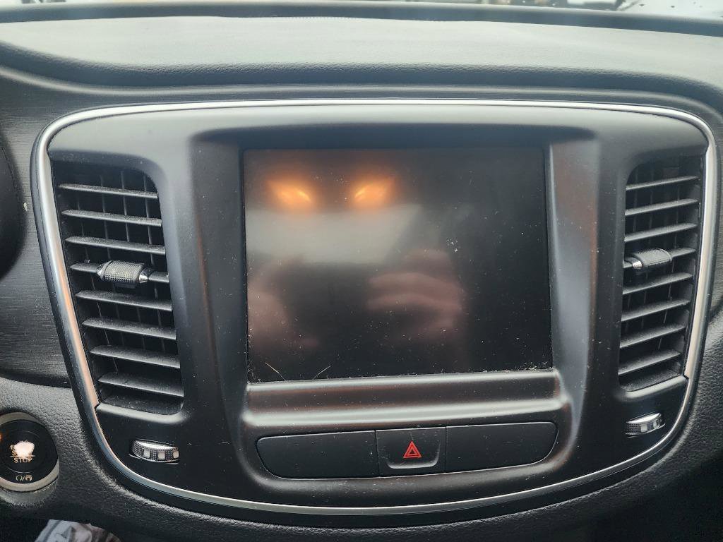 Used 2017 Chrysler 200 Limited Platinum w/ Comfort & Convenience Group image 14