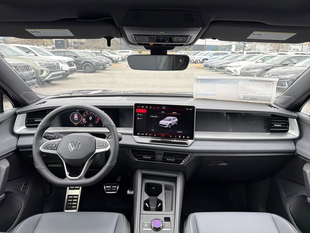 New 2026 Volkswagen Tiguan SE R-Line FWD image 22