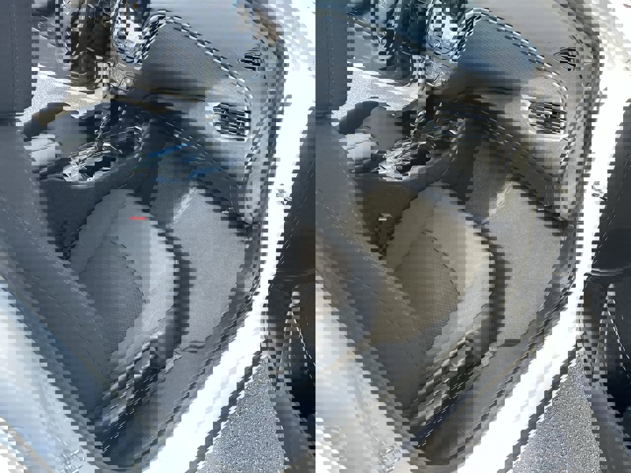 Used 2023 Chevrolet Malibu LT image 34