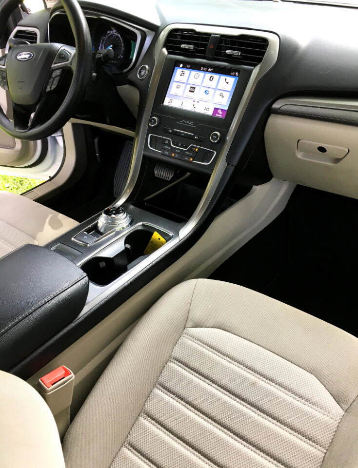 Used 2019 Ford Fusion SE image 19