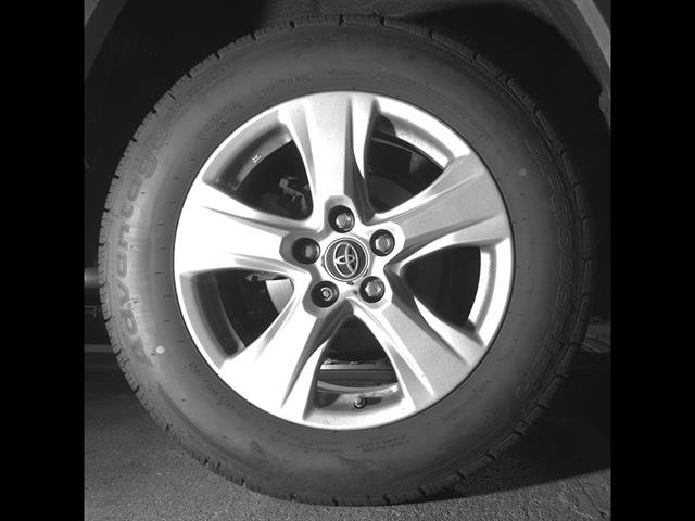Used 2019 Toyota RAV4 LE w/ Carpet Mat Package AWD/4WD image 13