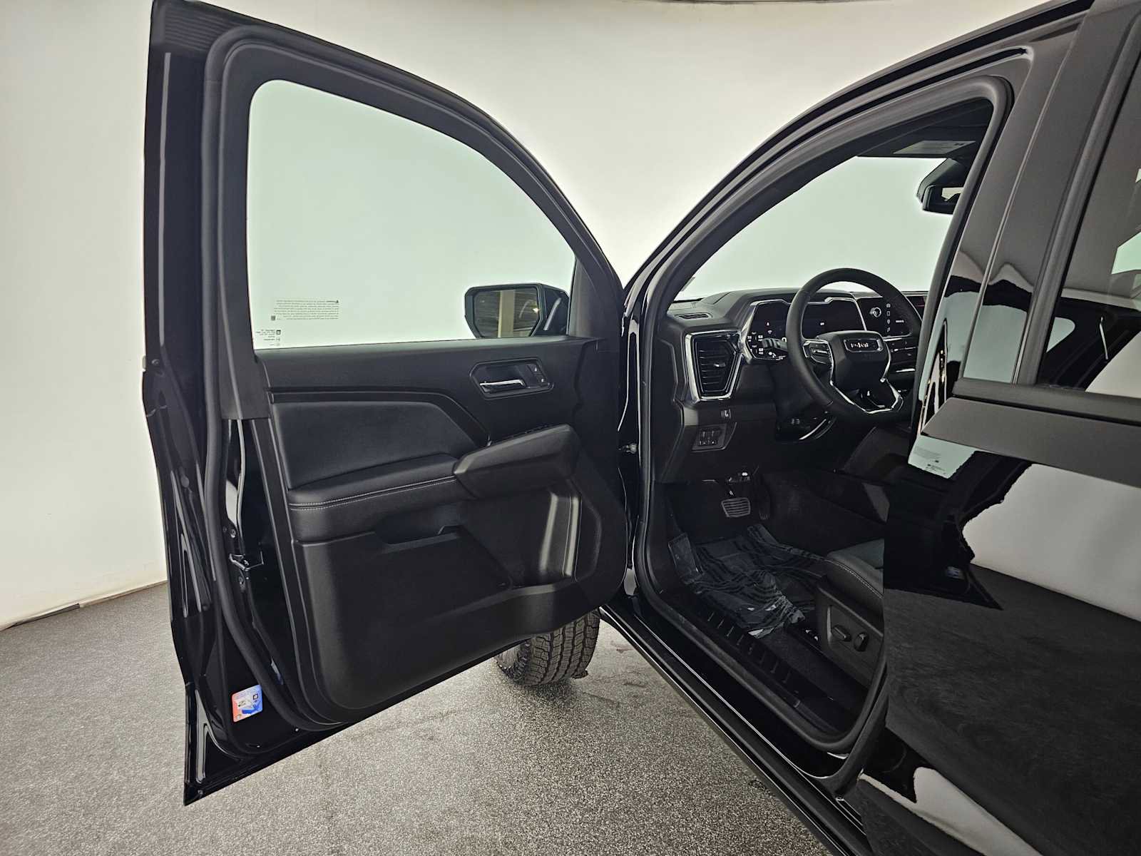 New 2026 GMC Canyon Elevation w/ Convenience Package RWD image 20