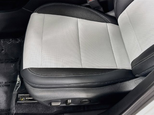 Used 2024 Chevrolet Equinox EV LT FWD image 22