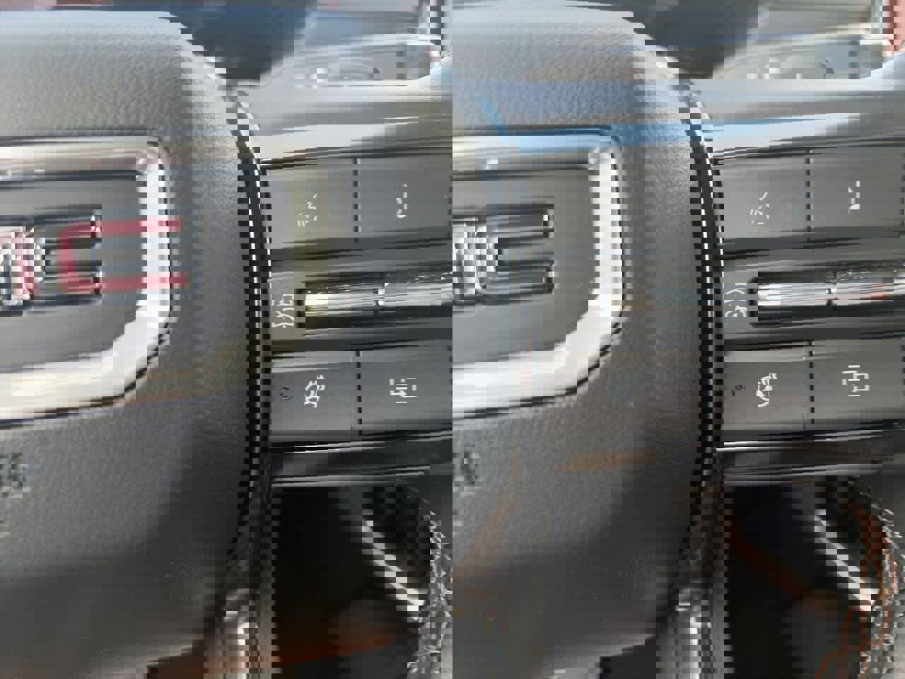 Used 2025 GMC Acadia AT4 w/ LPO, Floor Liner Package image 28