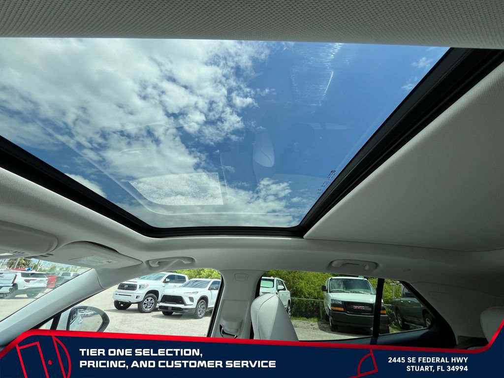 Used 2025 Buick Envision Avenir AWD/4WD image 35