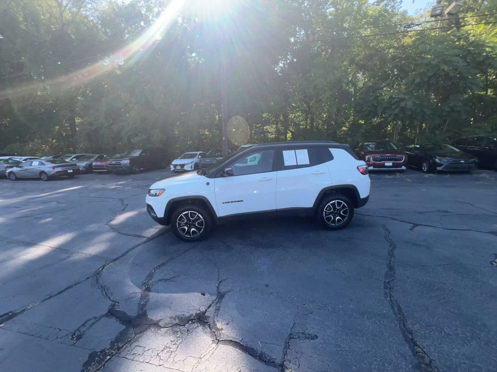 Used 2025 Jeep Compass Trailhawk AWD/4WD image 8