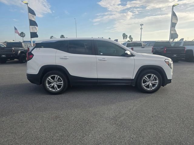 Used 2023 GMC Terrain SLE image 4