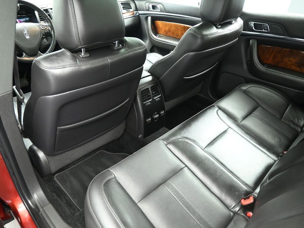 Used 2013 Lincoln MKS AWD image 22