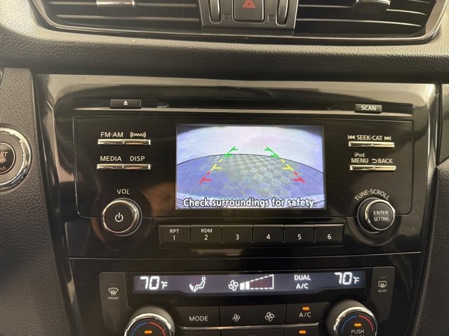 Used 2018 Nissan Rogue Sport SV image 19