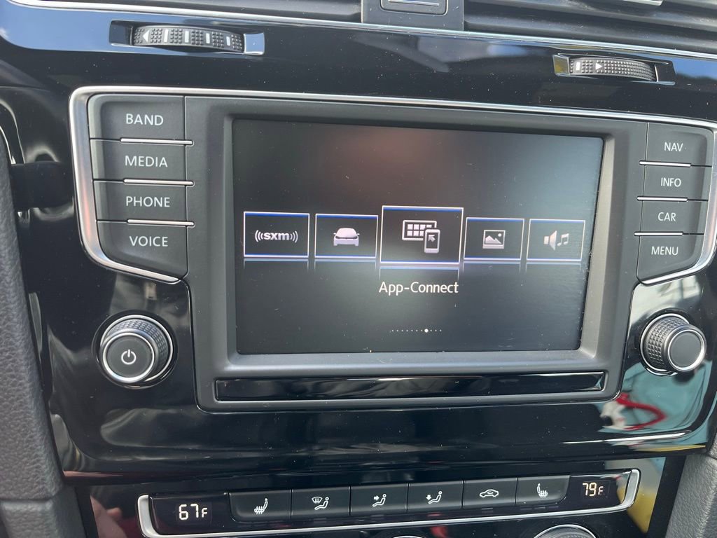 Used 2017 Volkswagen Golf R 4-Door image 35