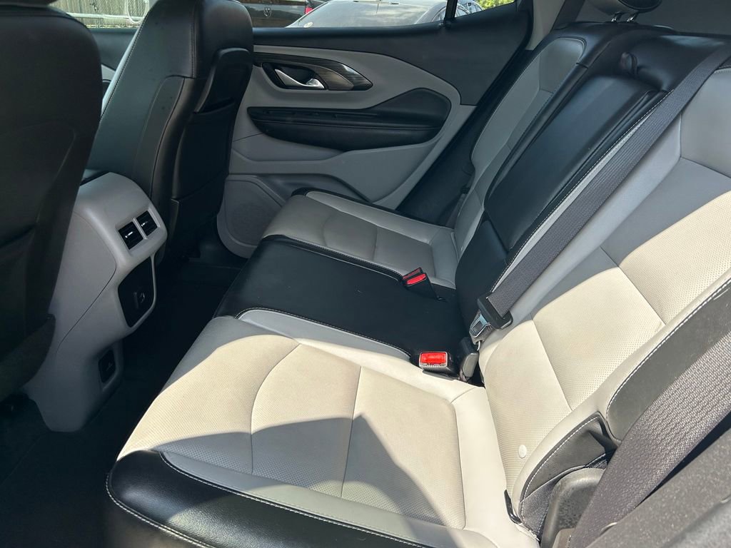 Used 2022 GMC Terrain SLT image 16