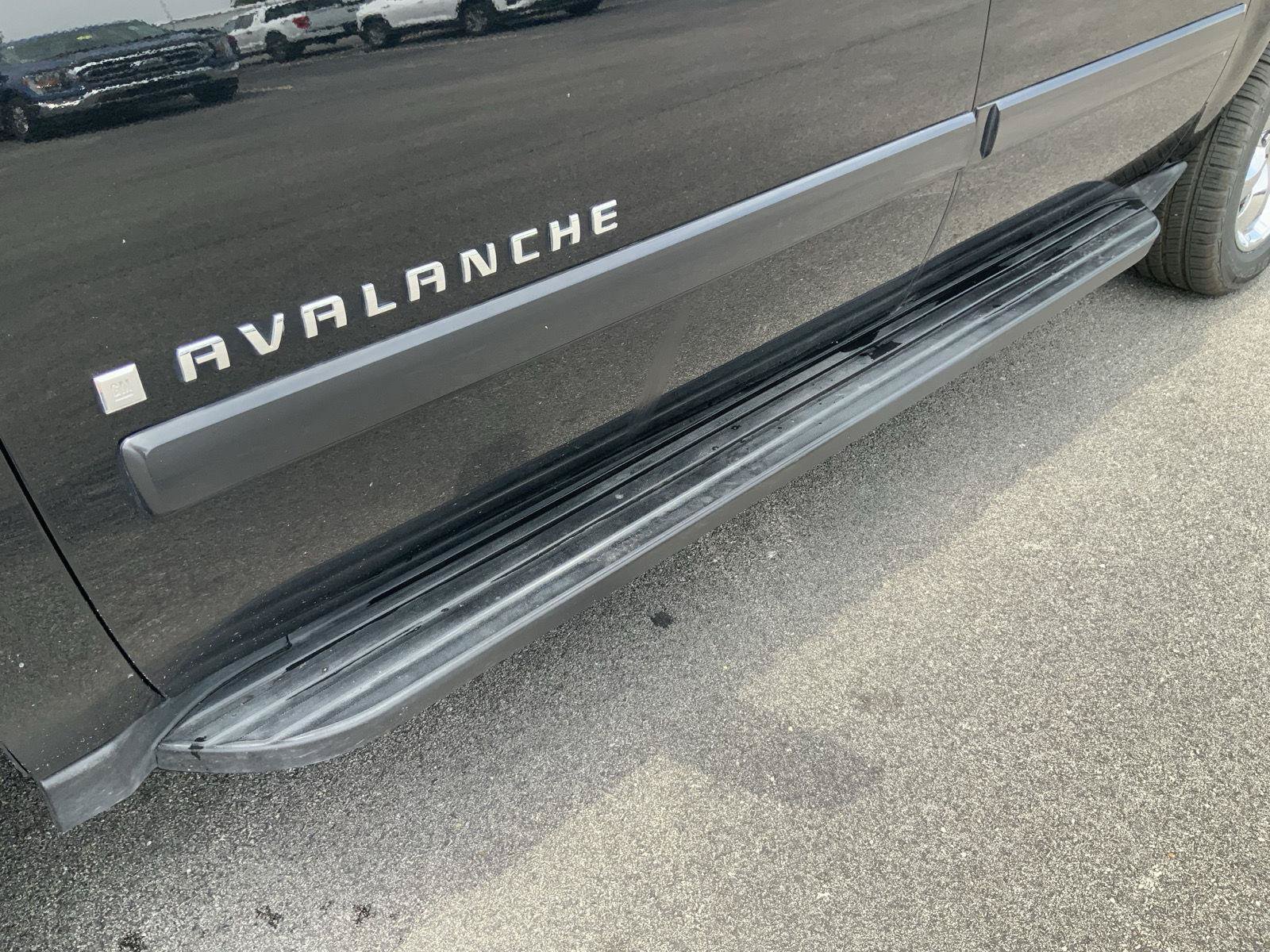 Used 2008 Chevrolet Avalanche LTZ w/ LTZ Preferred Equipment Group AWD/4WD image 18