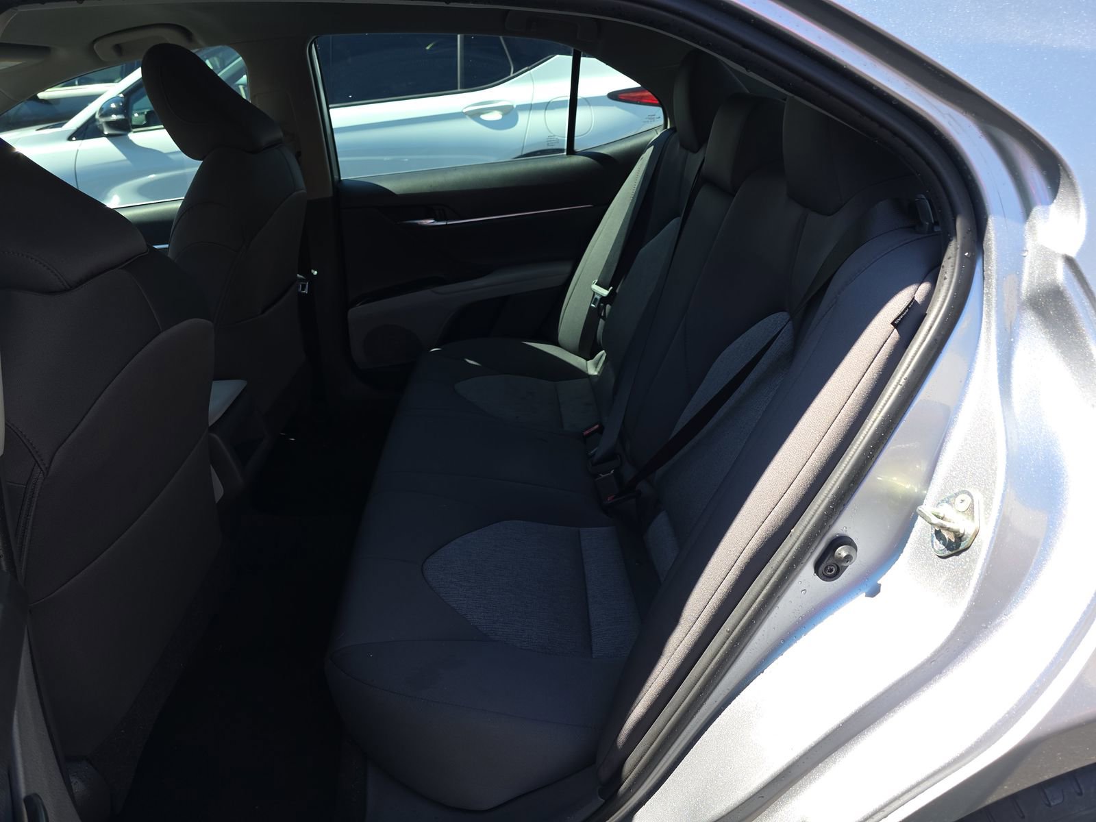 Used 2020 Toyota Camry LE image 19