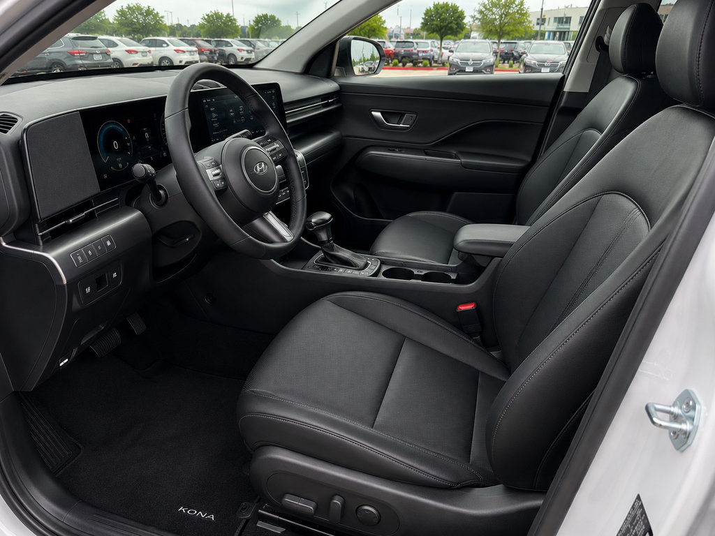 Used 2024 Hyundai Kona Limited AWD/4WD image 11