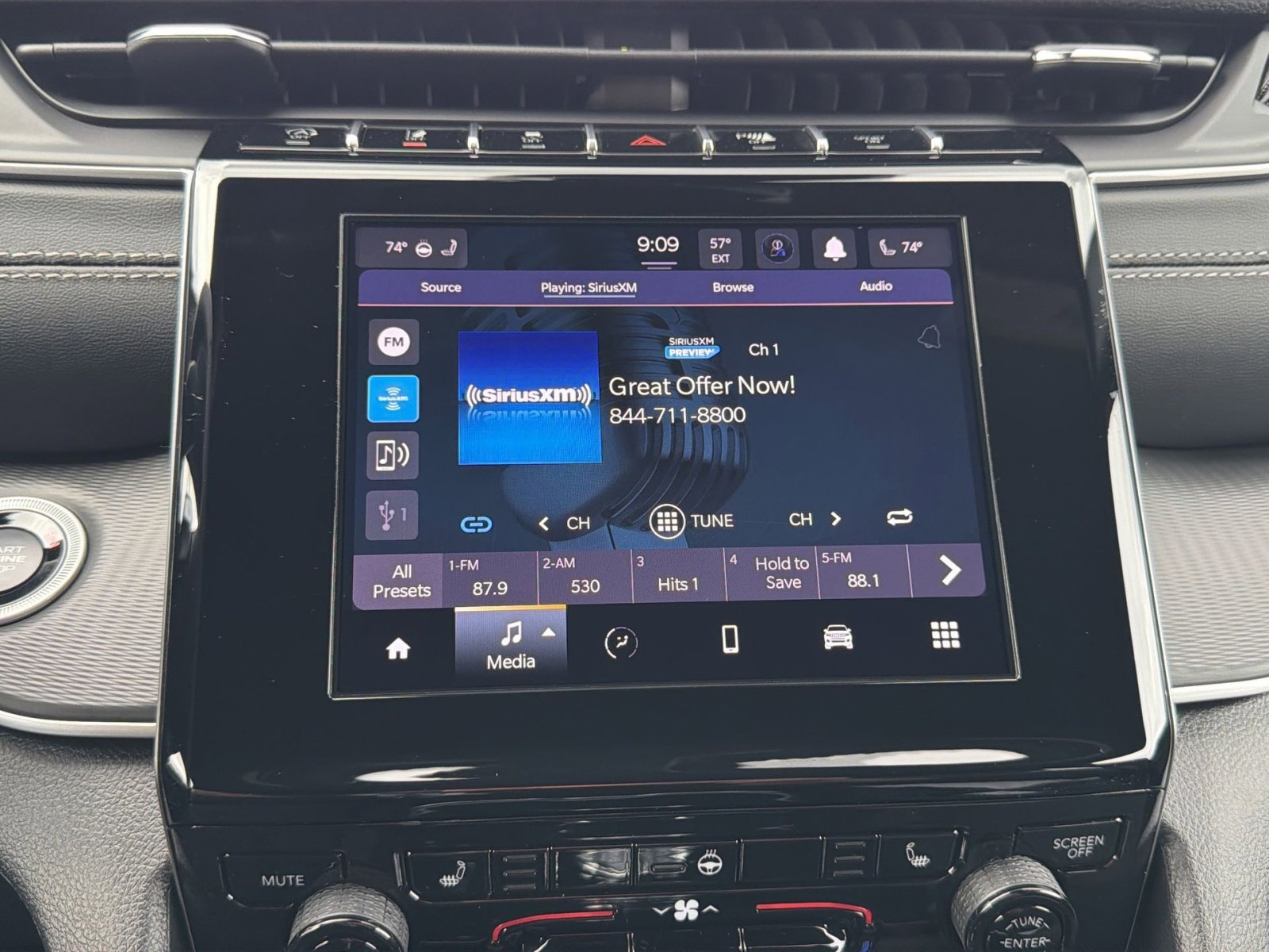 New 2025 Jeep Grand Cherokee Laredo image 18