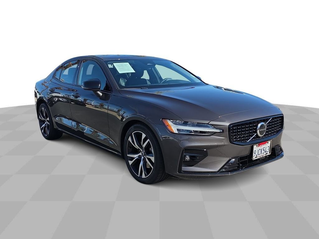 Used 2024 Volvo S60 B5 Core image 2