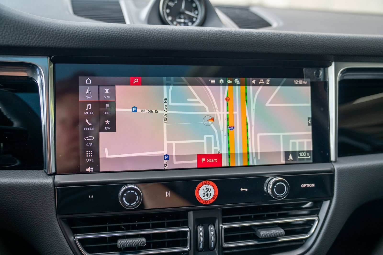 Certified 2025 Porsche Macan image 16