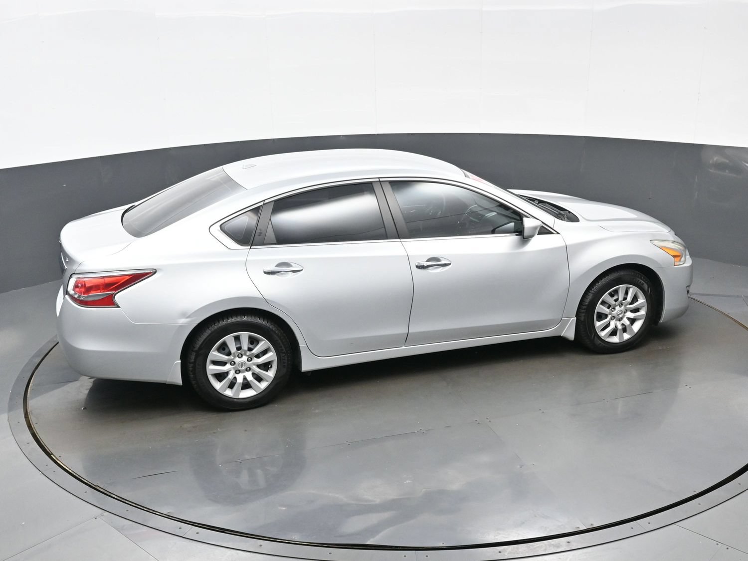 Used 2014 Nissan Altima 2.5 S w/ Display Audio Package FWD image 40