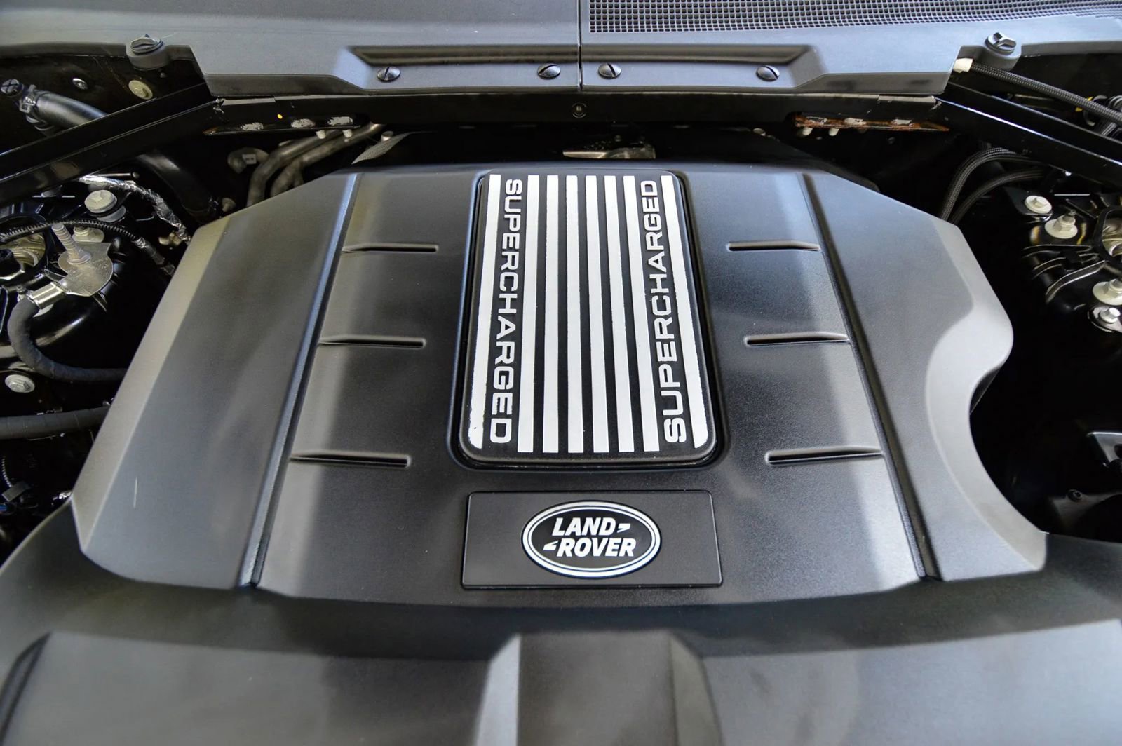 Used 2025 Land Rover Defender 130 V8 image 78