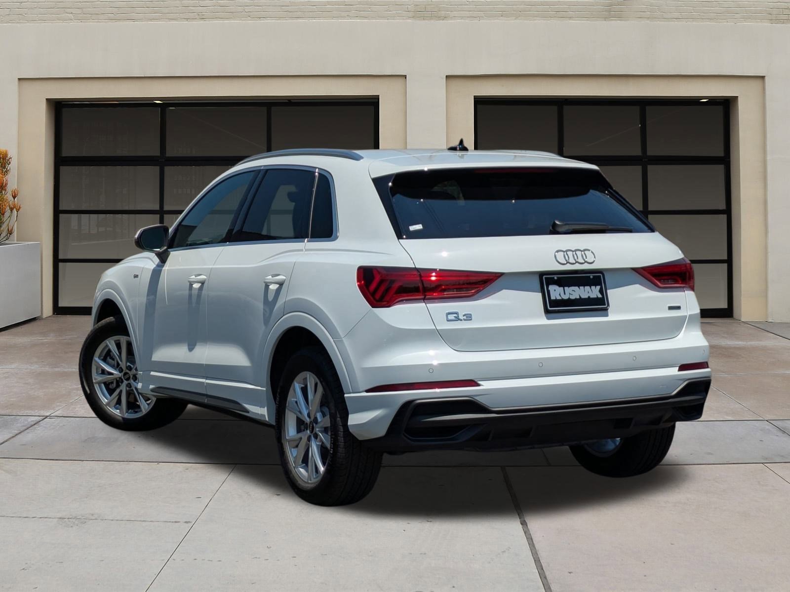 New 2025 Audi Q3 2.0T Premium image 3