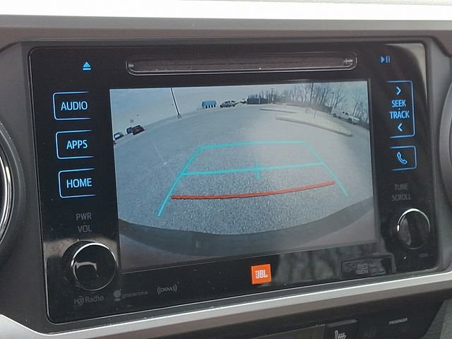 Used 2016 Toyota Tacoma Limited w/ Towing Package image 4