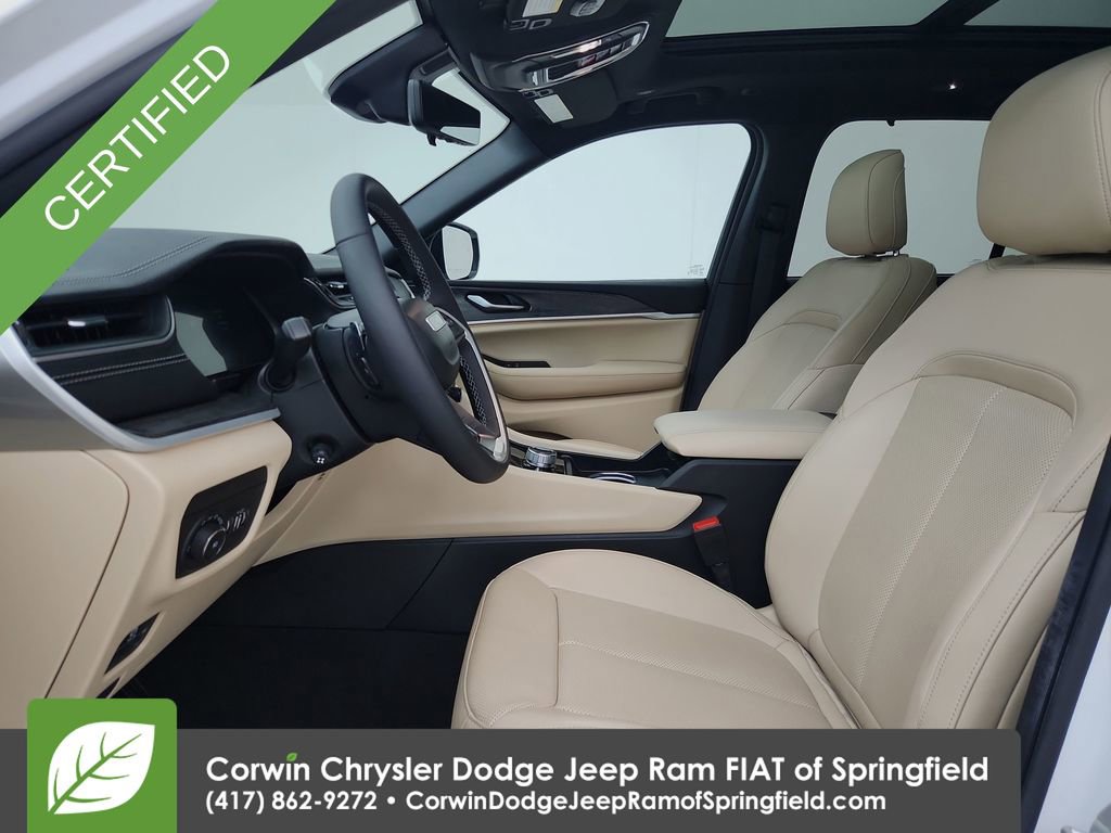 Certified 2024 Jeep Grand Cherokee Limited w/ Luxury Tech Group II AWD/4WD image 18