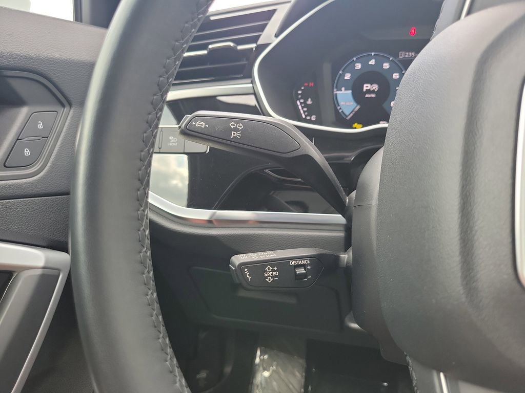 Used 2025 Audi Q3 2.0T Premium image 19