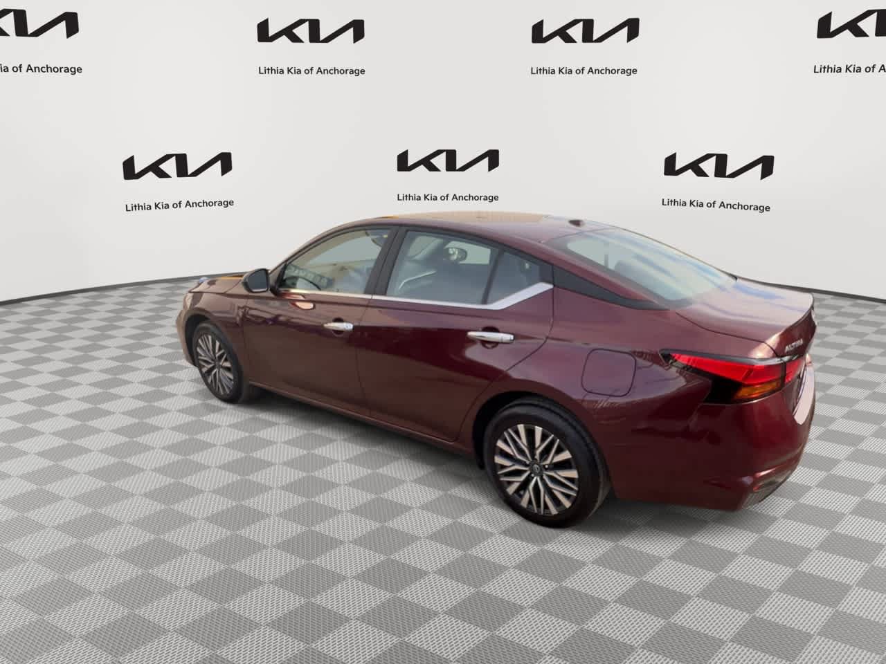 Used 2025 Nissan Altima 2.5 SV AWD/4WD image 6