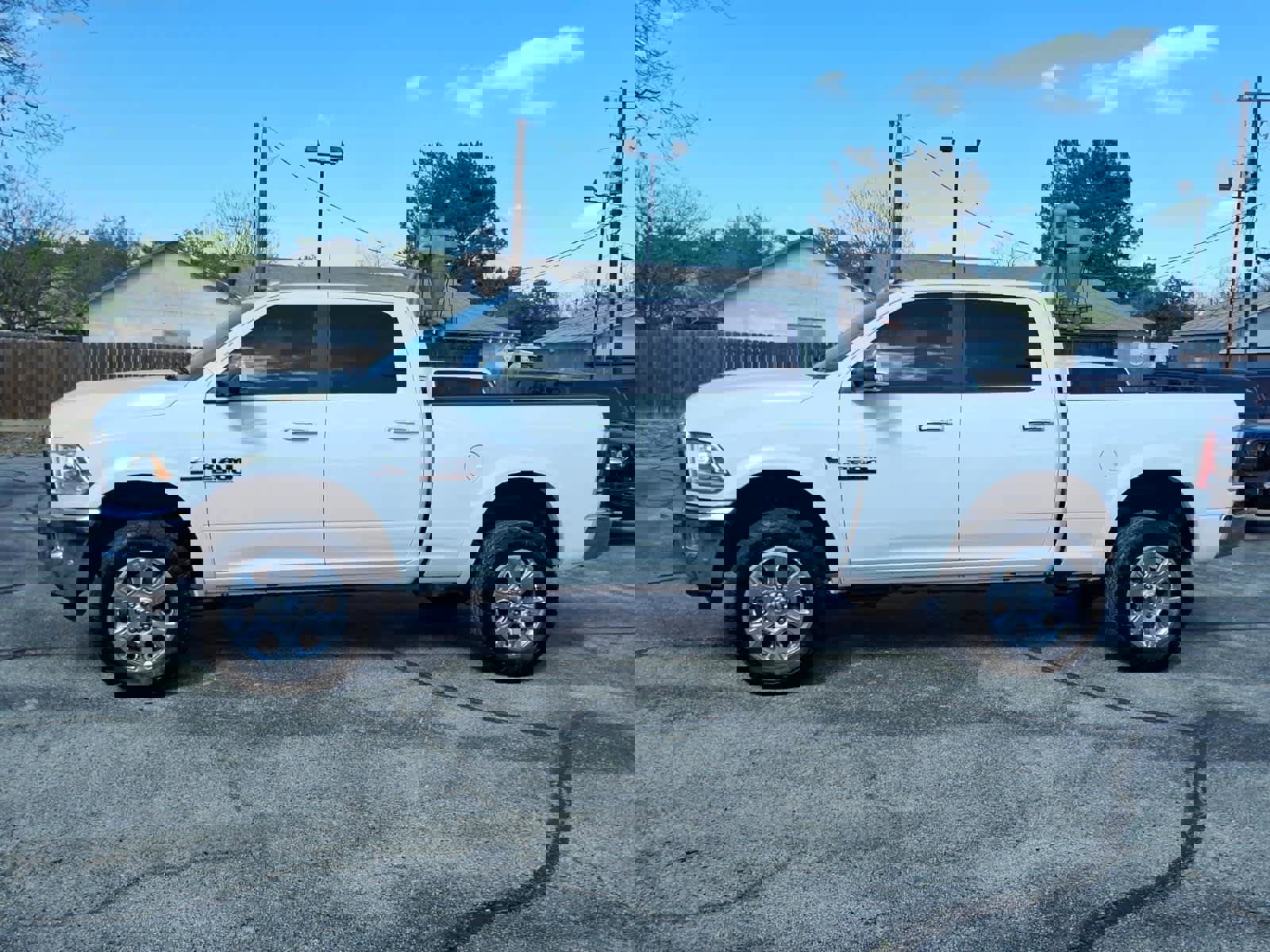 Used 2016 RAM 2500 Laramie w/ Protection Group image 14