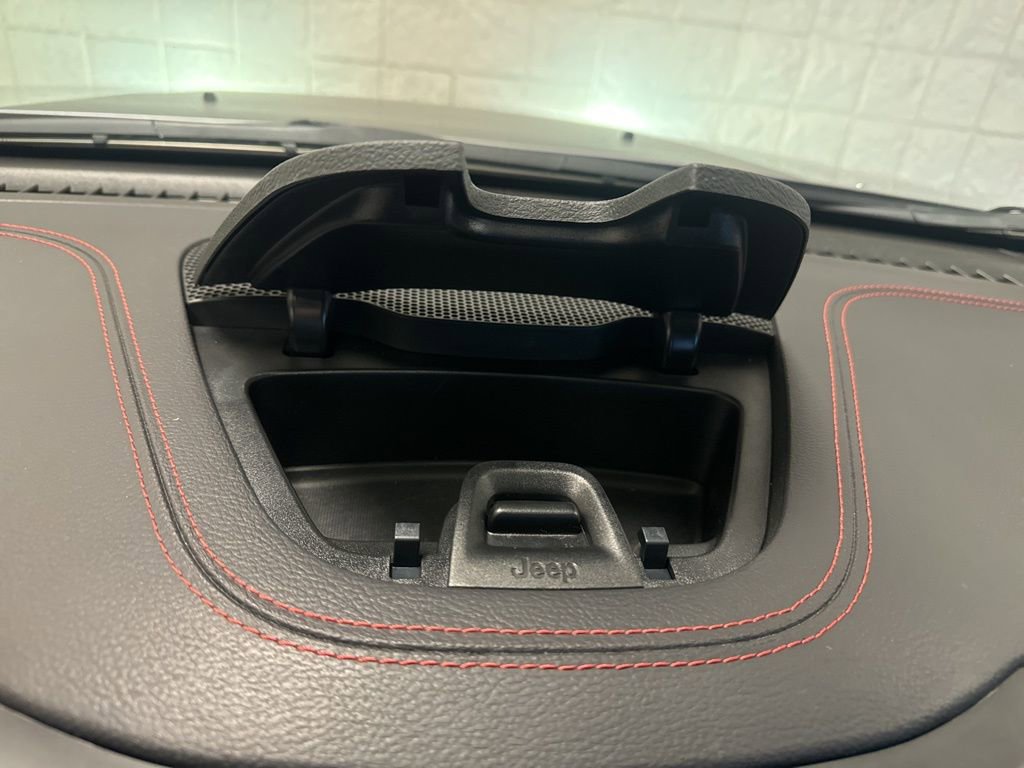 Used 2022 Jeep Cherokee Trailhawk w/ Comfort/Convenience Group image 29