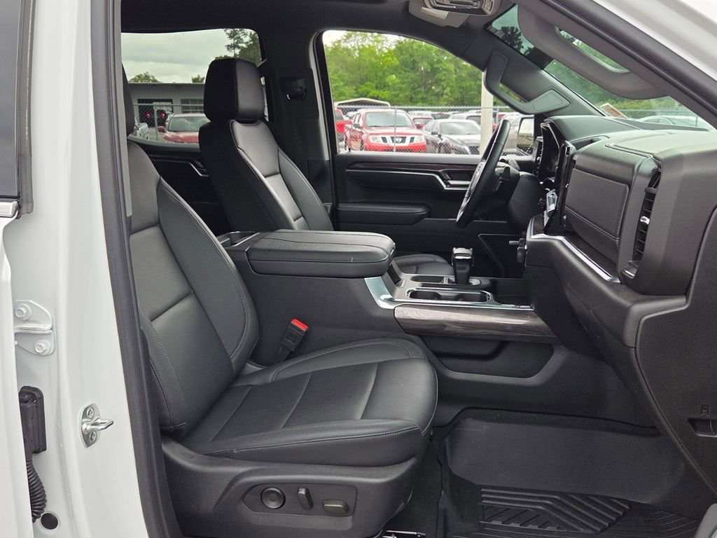 Certified 2025 Chevrolet Silverado 1500 LTZ AWD/4WD image 13
