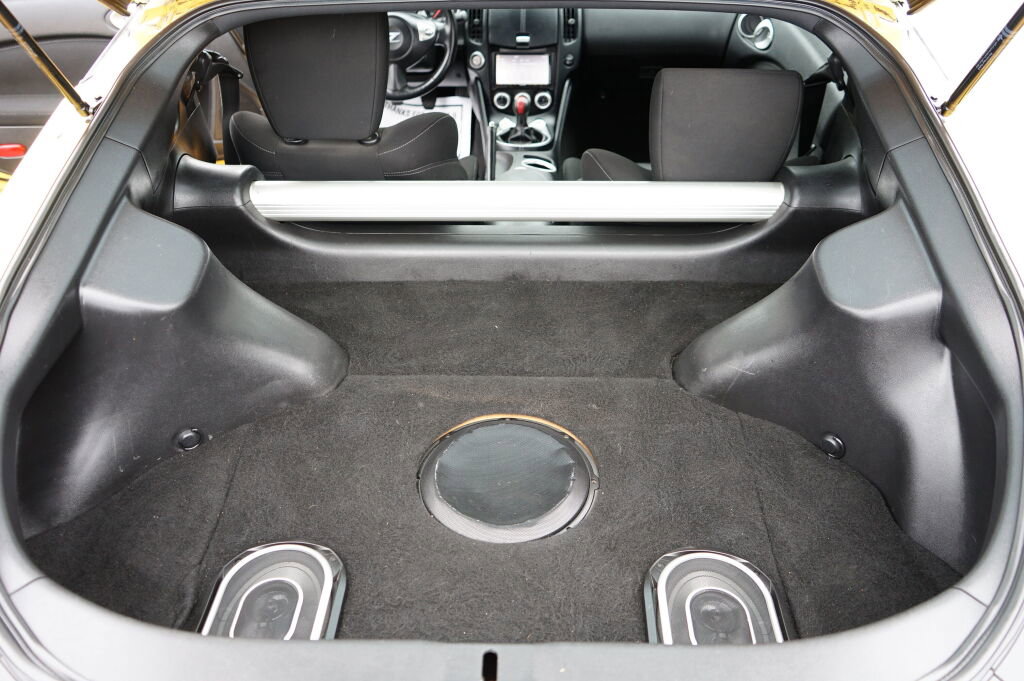Used 2009 Nissan 370Z Coupe image 11