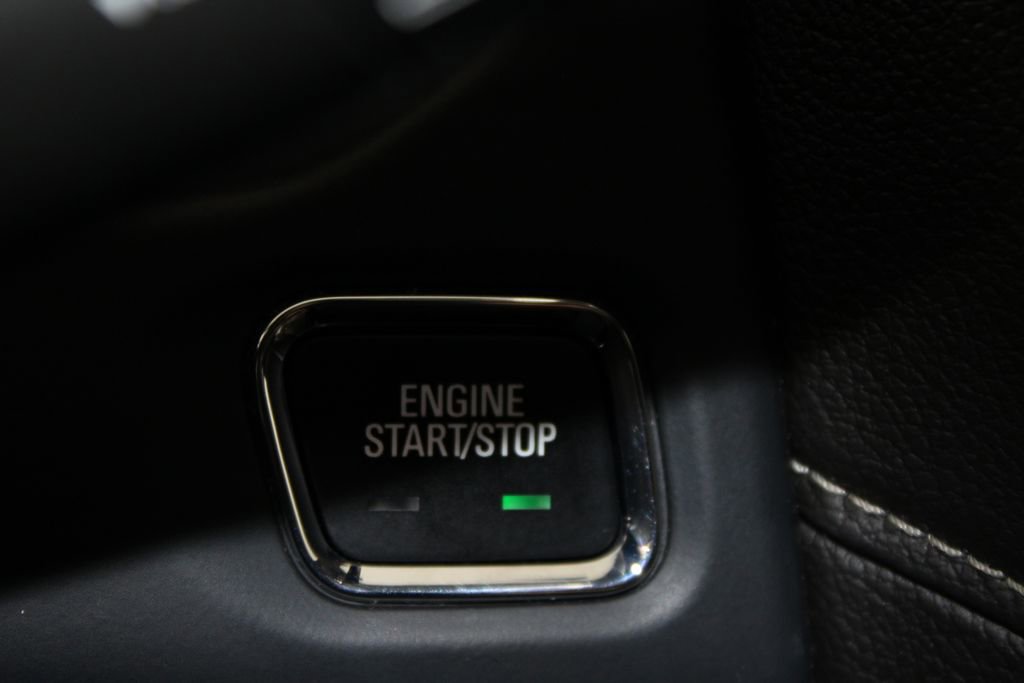 Used 2022 GMC Acadia SLE w/ Driver Convenience Package image 28